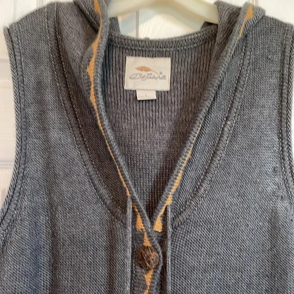 Sweater vest sz large (runs small) heather gray with mustard zag detail. Hooded - Picture 1 of 8